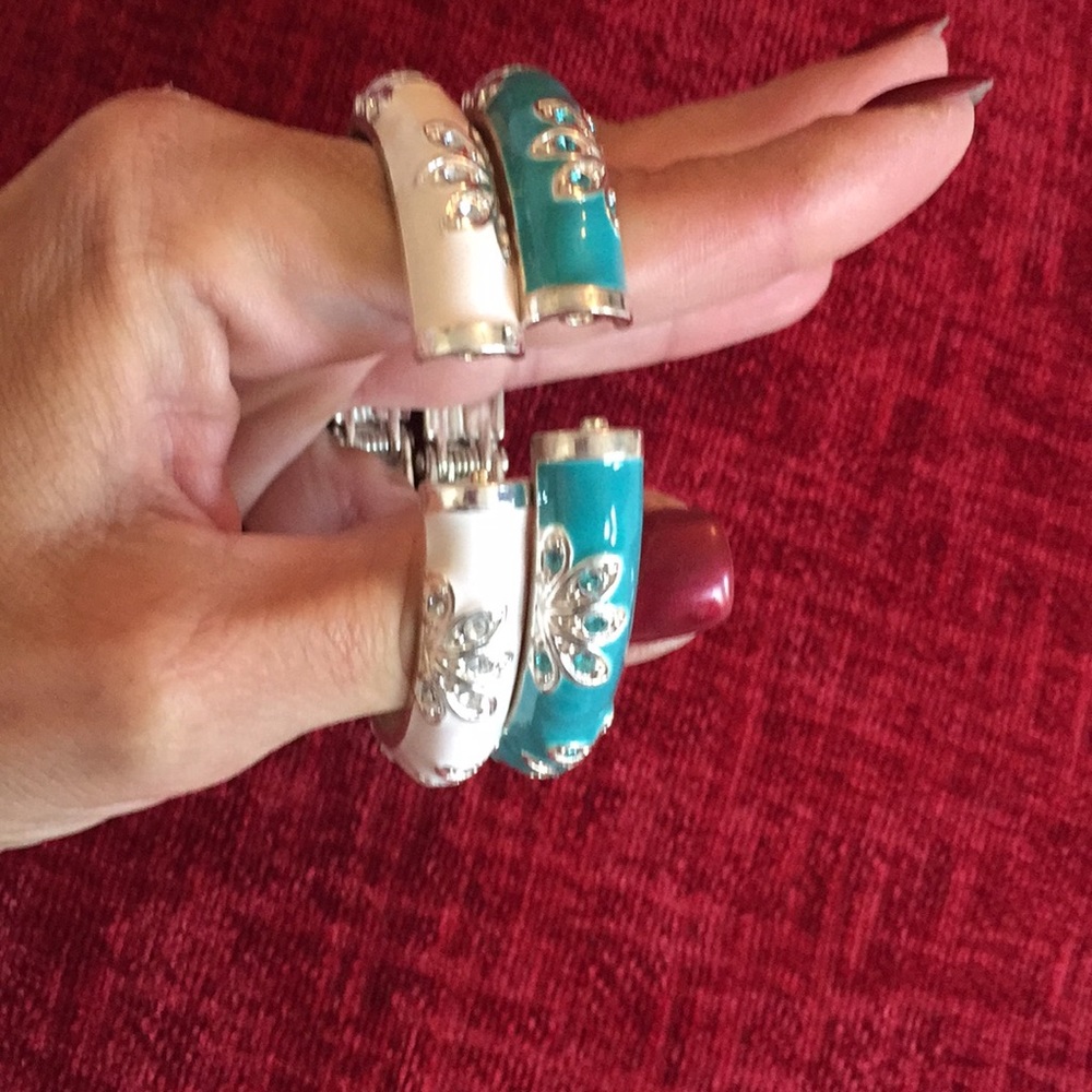 NIB*2 silver spring open bangles - Picture 6 of 6